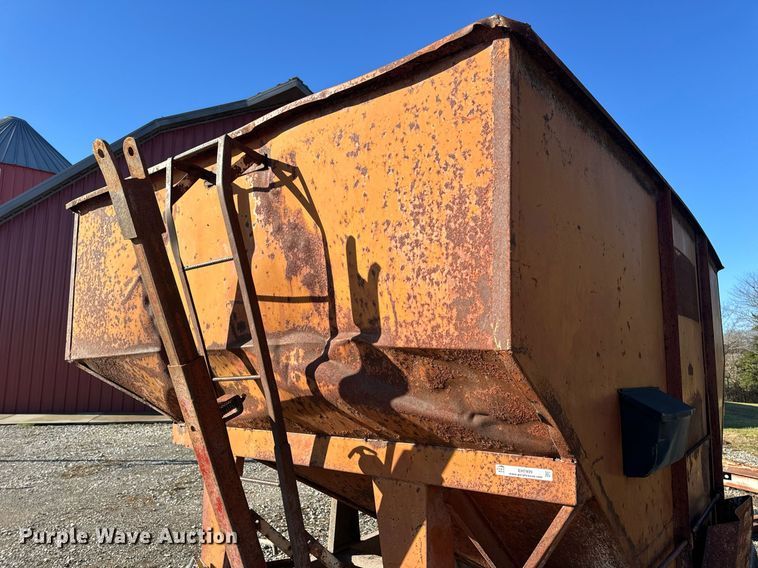 image for item EH7409 Gravity wagon