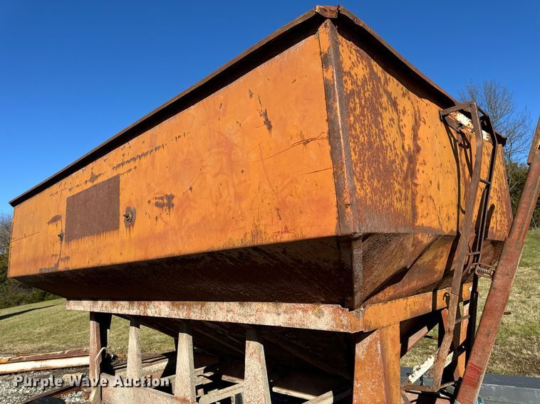 image for item EH7409 Gravity wagon