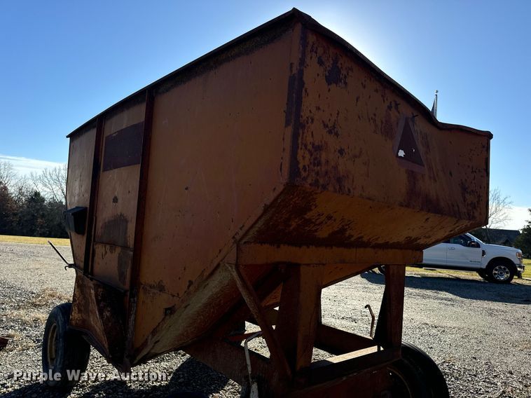 image for item EH7409 Gravity wagon