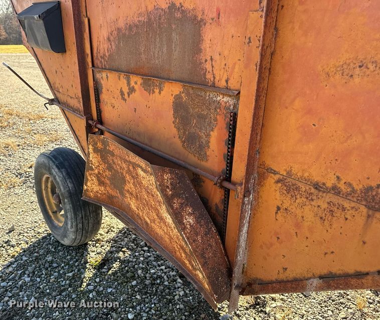 image for item EH7409 Gravity wagon