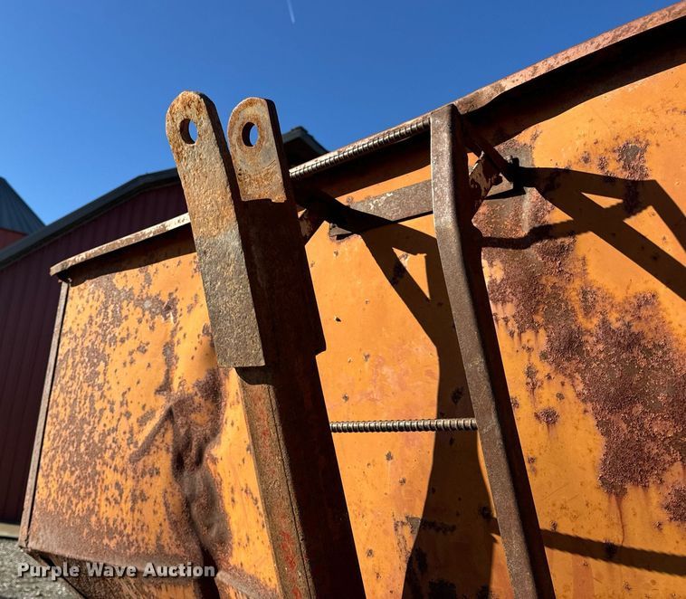 image for item EH7409 Gravity wagon