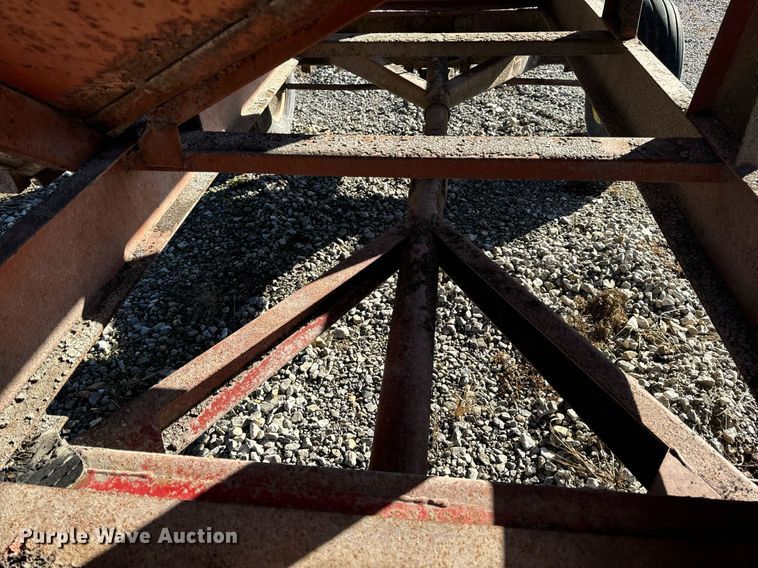 image for item EH7409 Gravity wagon