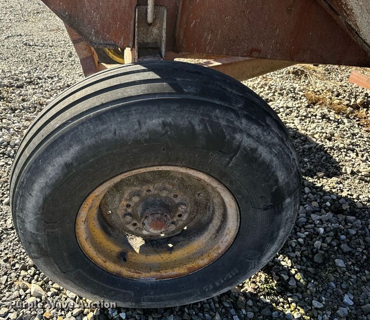 image for item EH7409 Gravity wagon