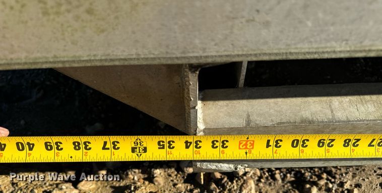 image for item EH7432 Kann end dump trailer bed