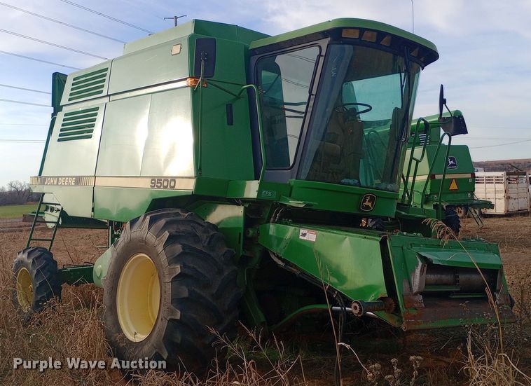 image for item EN8624 1990 John Deere 9500 combine