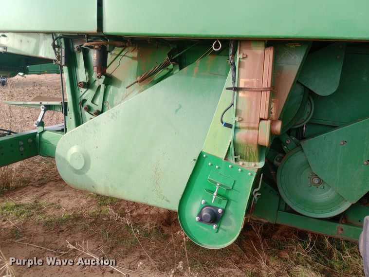 image for item EN8624 1990 John Deere 9500 combine