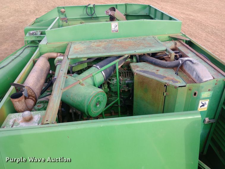 image for item EN8624 1990 John Deere 9500 combine