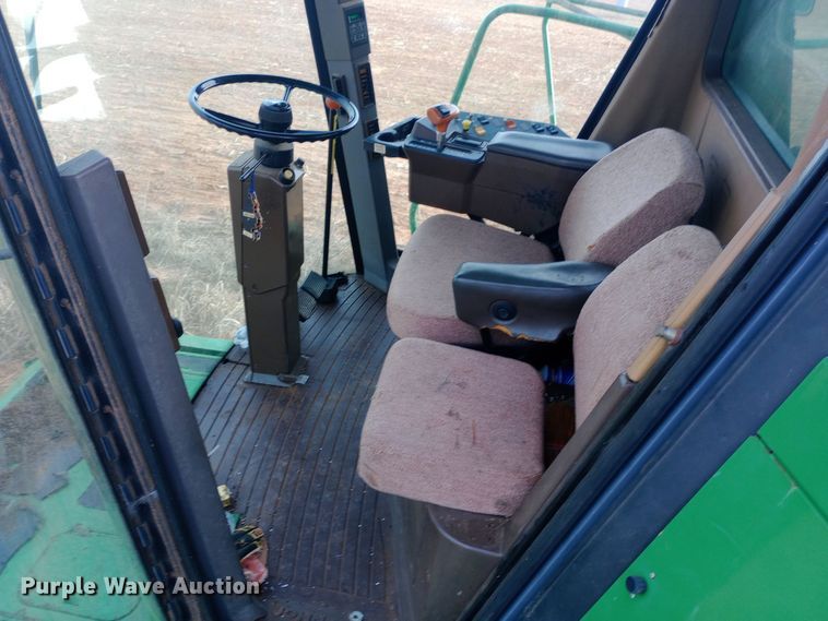 image for item EN8624 1990 John Deere 9500 combine