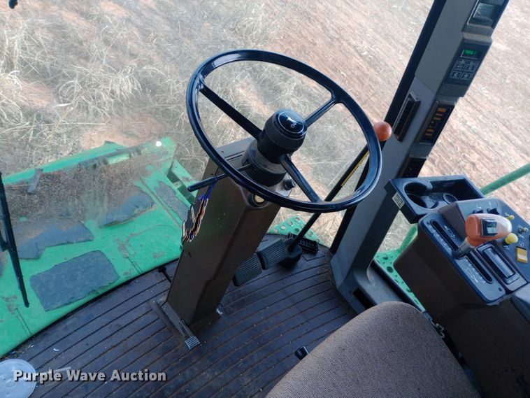 image for item EN8624 1990 John Deere 9500 combine