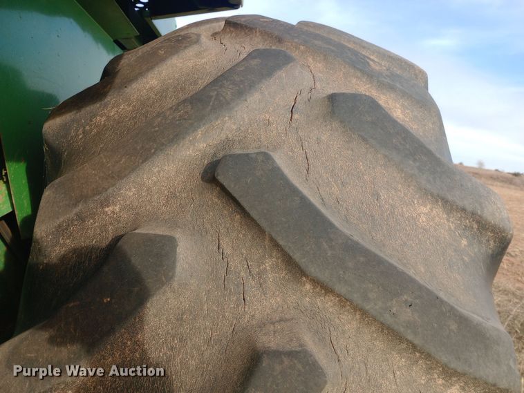 image for item EN8624 1990 John Deere 9500 combine