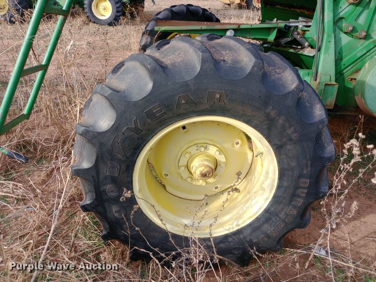 image for item EN8624 1990 John Deere 9500 combine