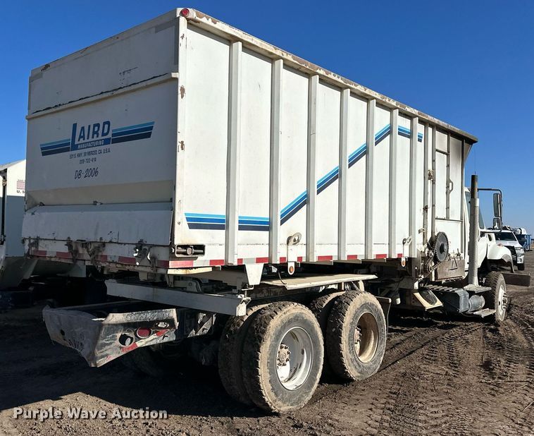 image for item ER8373 2015 International 7400 feed mixer truck