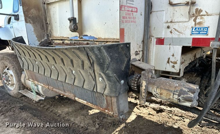 image for item ER8373 2015 International 7400 feed mixer truck