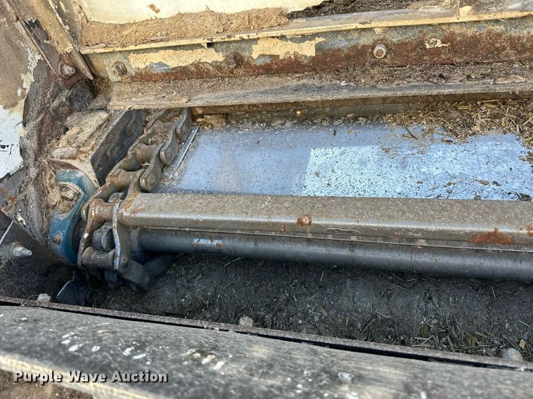 image for item ER8373 2015 International 7400 feed mixer truck