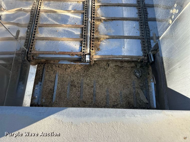 image for item ER8373 2015 International 7400 feed mixer truck