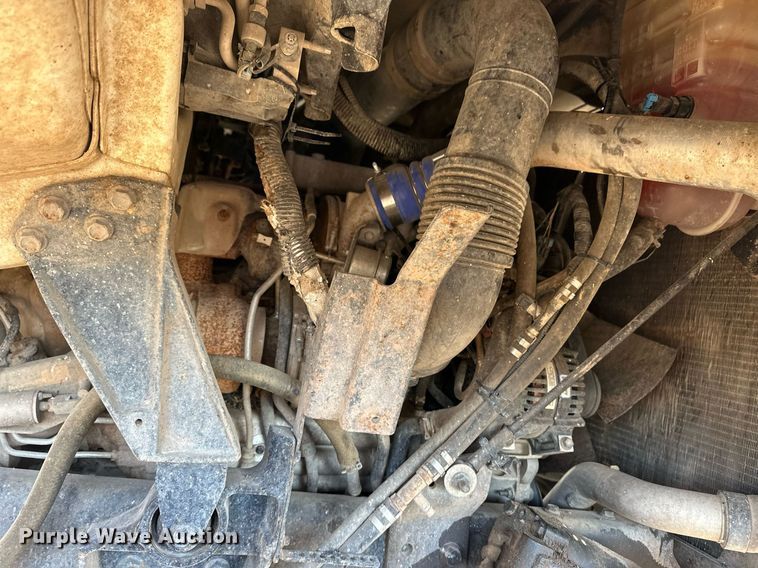 image for item ER8373 2015 International 7400 feed mixer truck