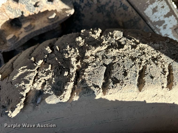 image for item ER8373 2015 International 7400 feed mixer truck