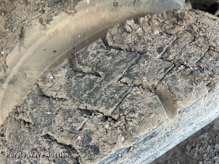 image for item ER8373 2015 International 7400 feed mixer truck