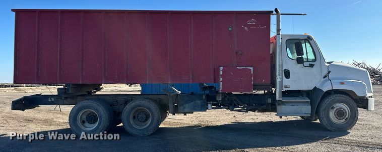 image for item ER8374 2013 Freightliner 114SD feed mixer truck 