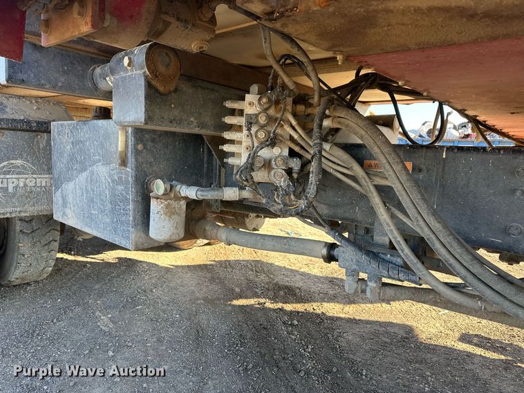 image for item ER8374 2013 Freightliner 114SD feed mixer truck 