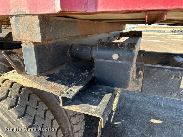 image for item ER8374 2013 Freightliner 114SD feed mixer truck 