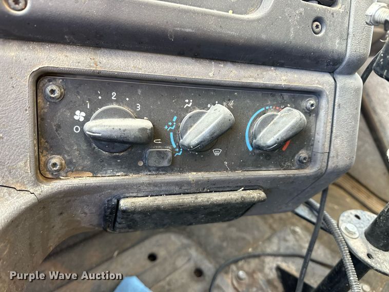 image for item ER8374 2013 Freightliner 114SD feed mixer truck 