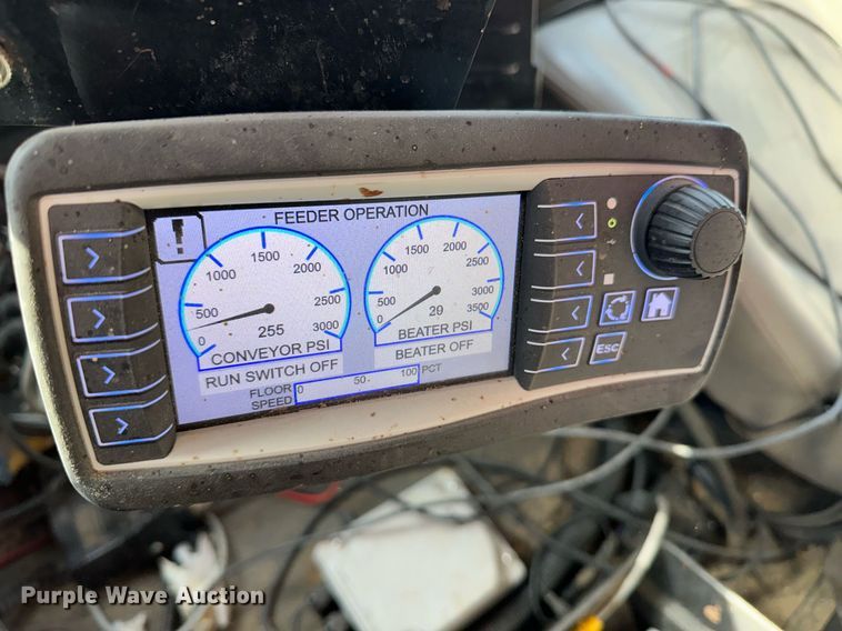 image for item ER8374 2013 Freightliner 114SD feed mixer truck 