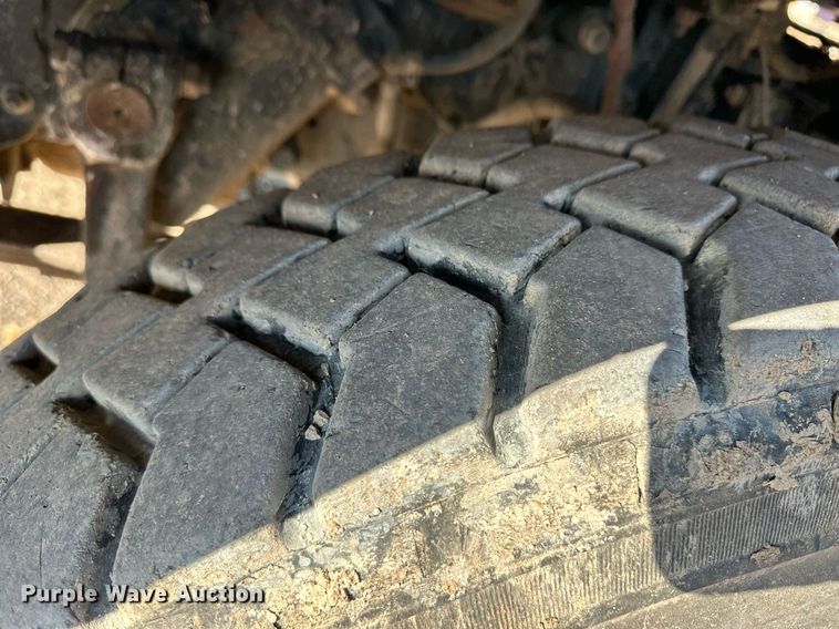 image for item ER8374 2013 Freightliner 114SD feed mixer truck 