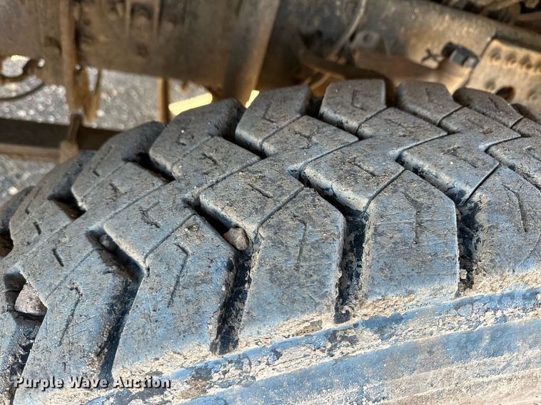 image for item ER8374 2013 Freightliner 114SD feed mixer truck 