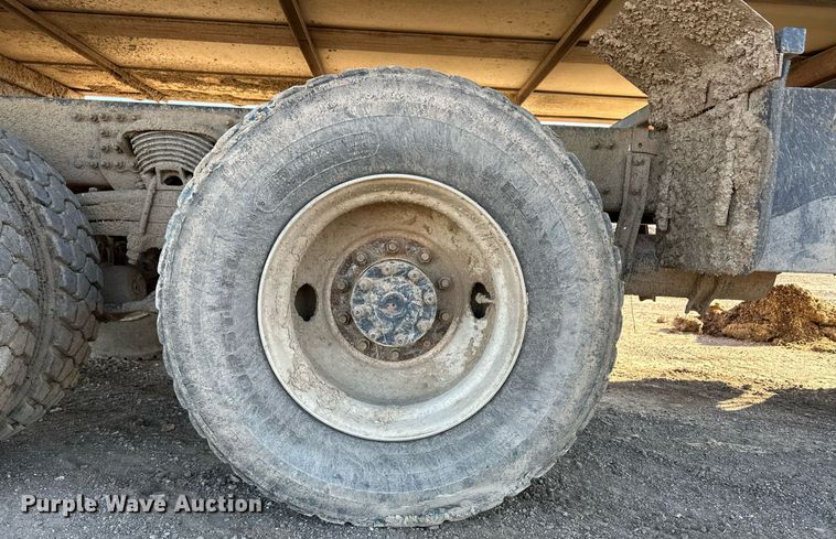 image for item ER8374 2013 Freightliner 114SD feed mixer truck 