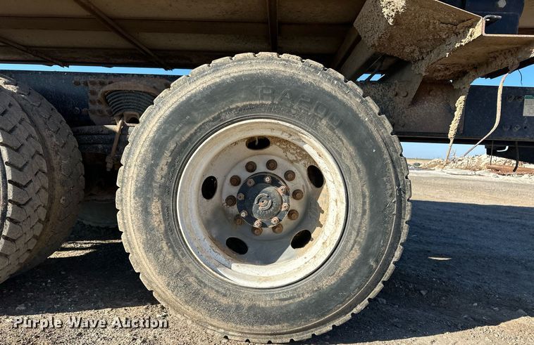 image for item ER8374 2013 Freightliner 114SD feed mixer truck 