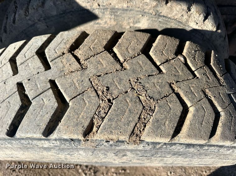 image for item ER8374 2013 Freightliner 114SD feed mixer truck 