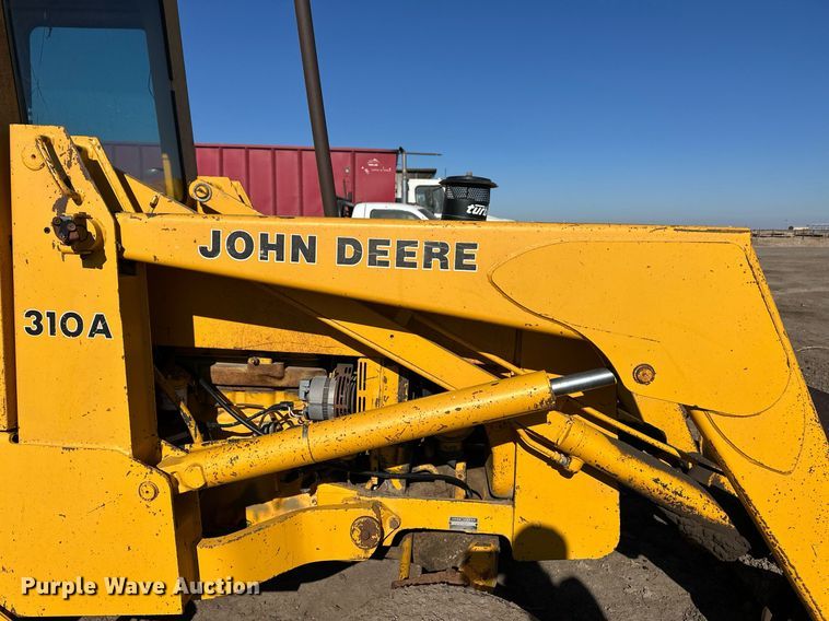 image for item ER8378 1981 John Deere 310A tractor