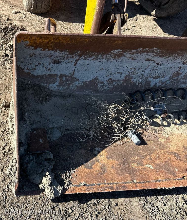 image for item ER8378 1981 John Deere 310A tractor