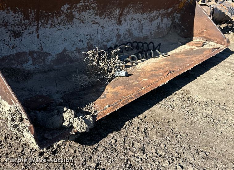 image for item ER8378 1981 John Deere 310A tractor