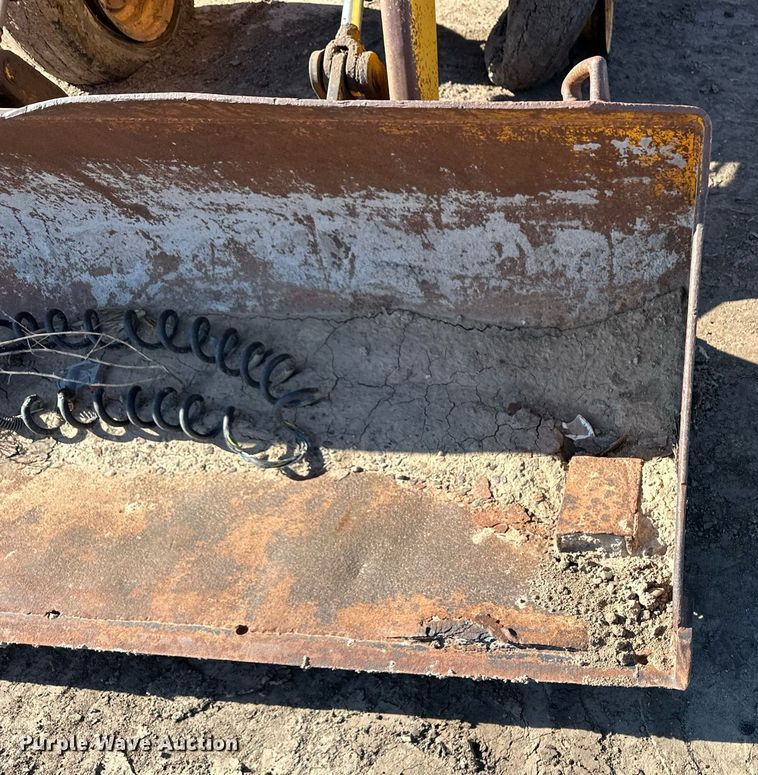 image for item ER8378 1981 John Deere 310A tractor