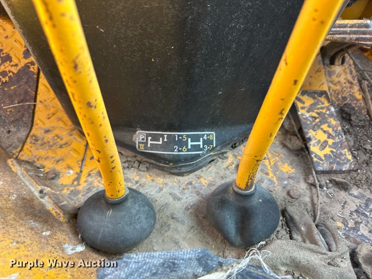 image for item ER8378 1981 John Deere 310A tractor