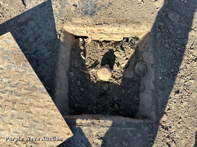 image for item ER8383 CM flatbed