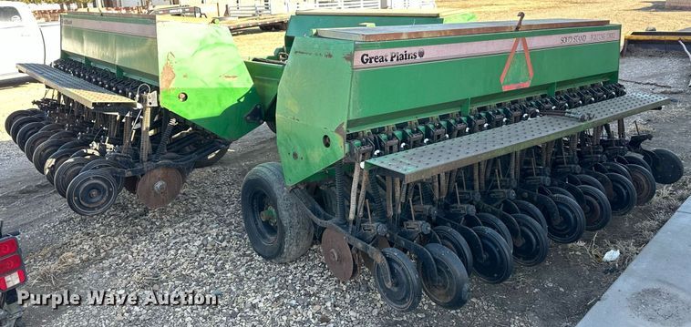 image for item ER8529 Great Plains Solid Stand 30 grain drill