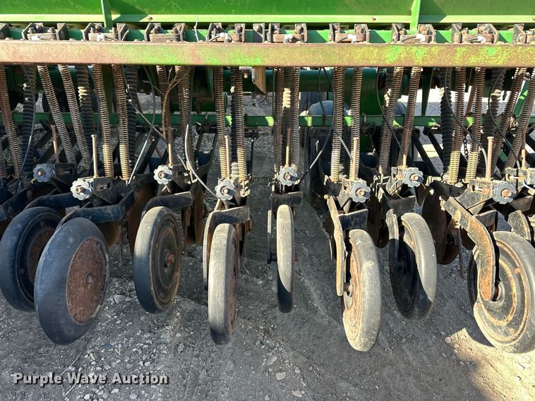 image for item ER8529 Great Plains Solid Stand 30 grain drill