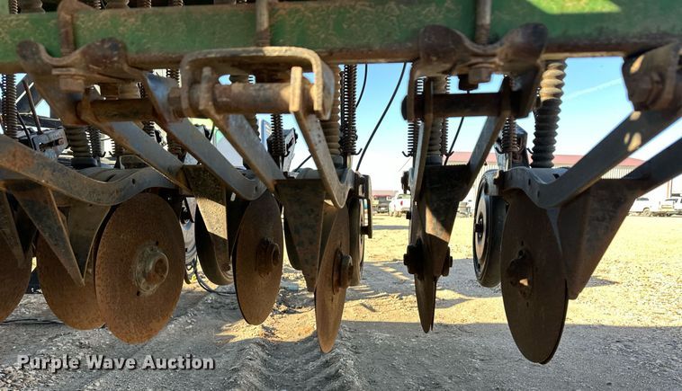 image for item ER8529 Great Plains Solid Stand 30 grain drill