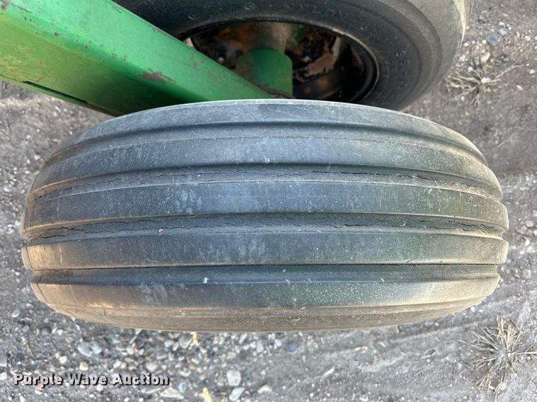 image for item ER8529 Great Plains Solid Stand 30 grain drill