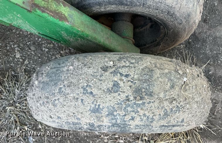 image for item ER8529 Great Plains Solid Stand 30 grain drill