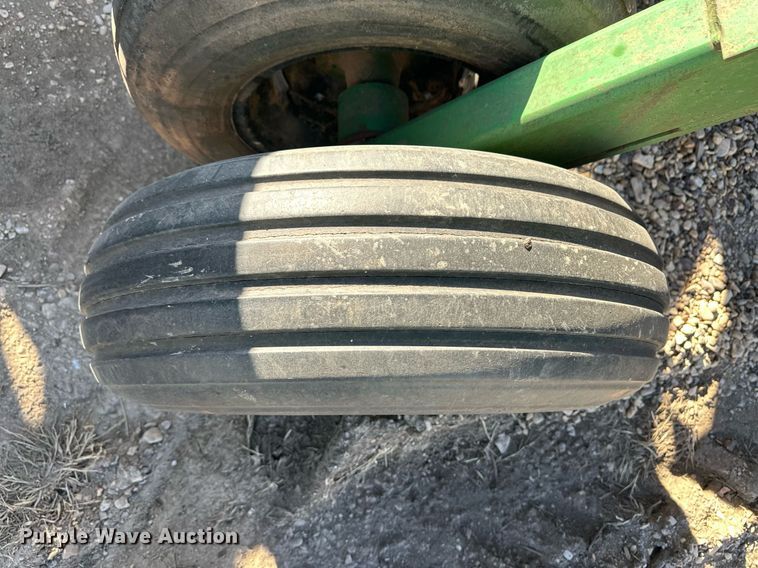 image for item ER8529 Great Plains Solid Stand 30 grain drill