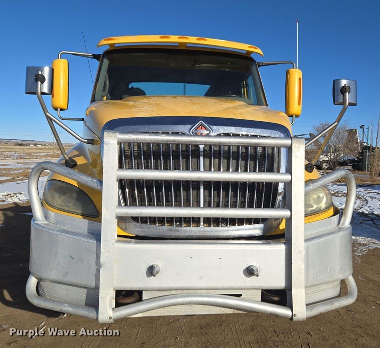 image for item DT7020 2011 International Prostar Premium truck