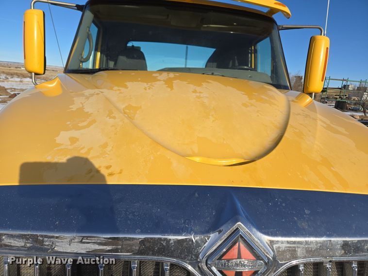 image for item DT7020 2011 International Prostar Premium truck