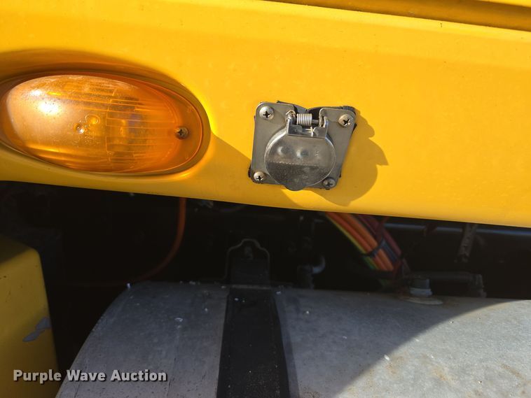 image for item DT7020 2011 International Prostar Premium truck