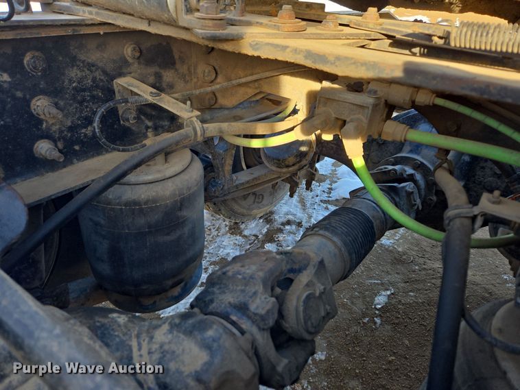 image for item DT7020 2011 International Prostar Premium truck