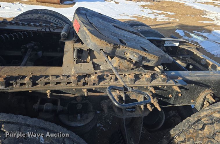 image for item DT7020 2011 International Prostar Premium truck