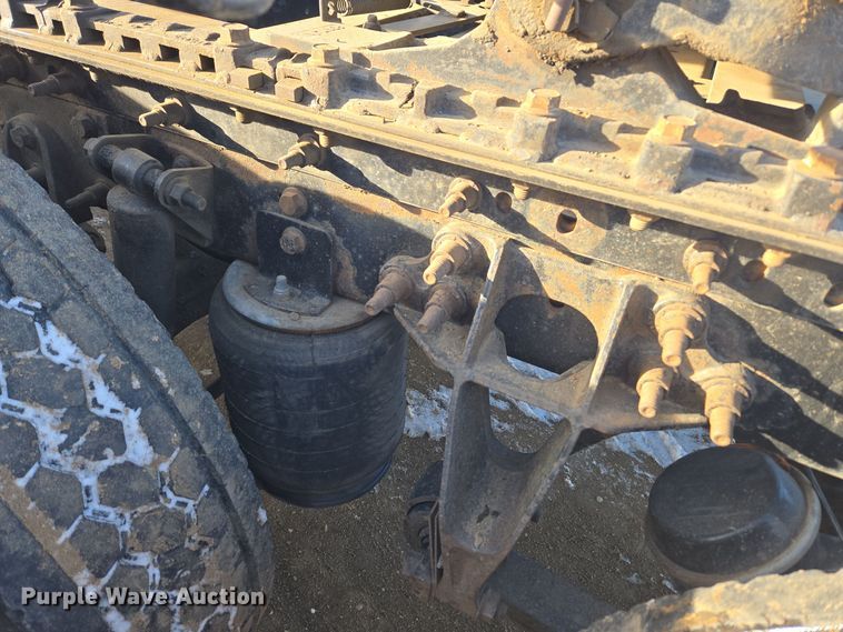 image for item DT7020 2011 International Prostar Premium truck